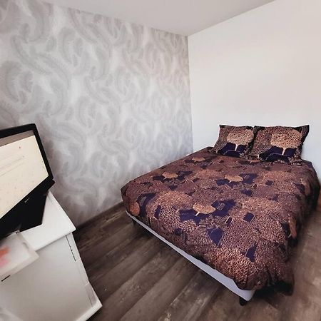 Studio Tout Confort Blaye-Les-Mines エクステリア 写真